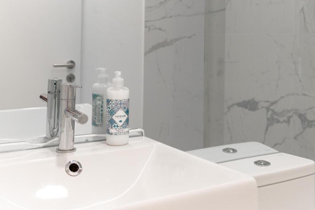 Photo of Bathroom in Paranhos