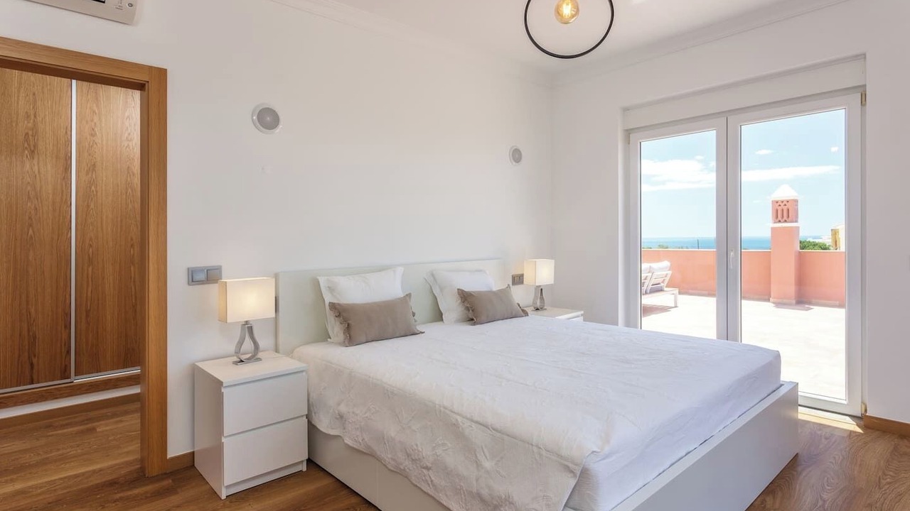 Photo of Bedroom in Alporchinhos