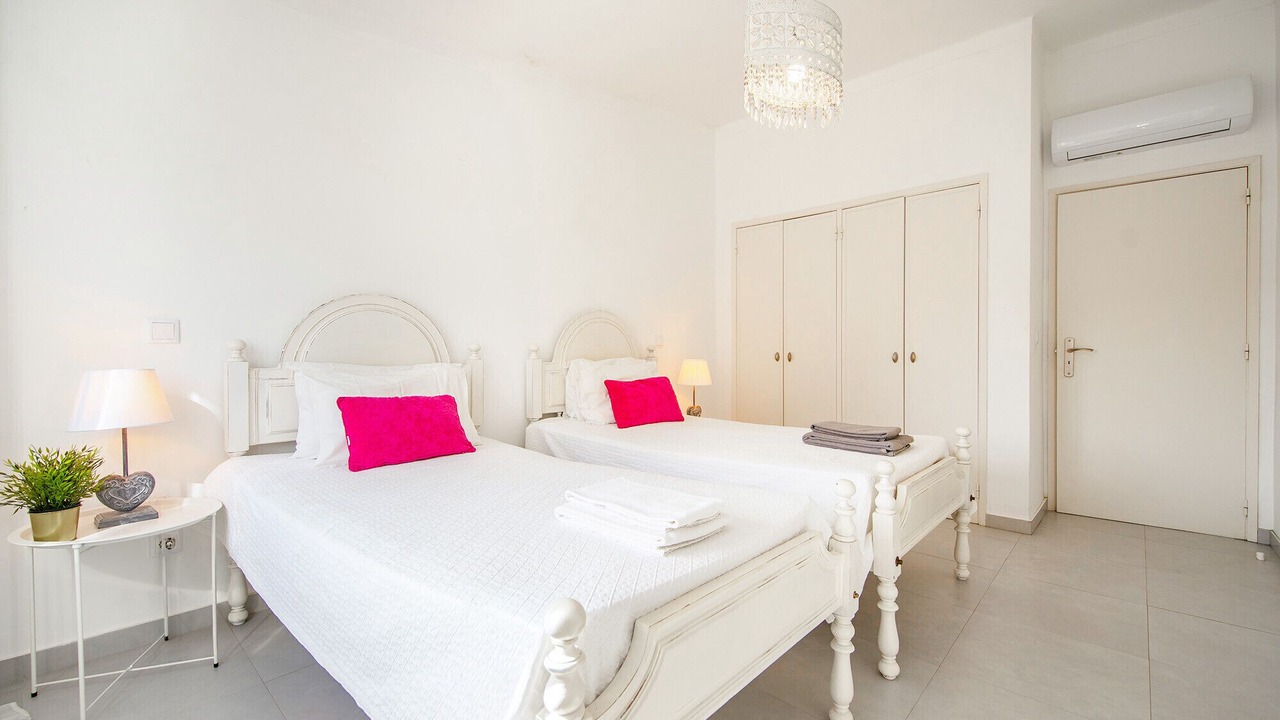 Photo of Bedroom in Vale de Centianes