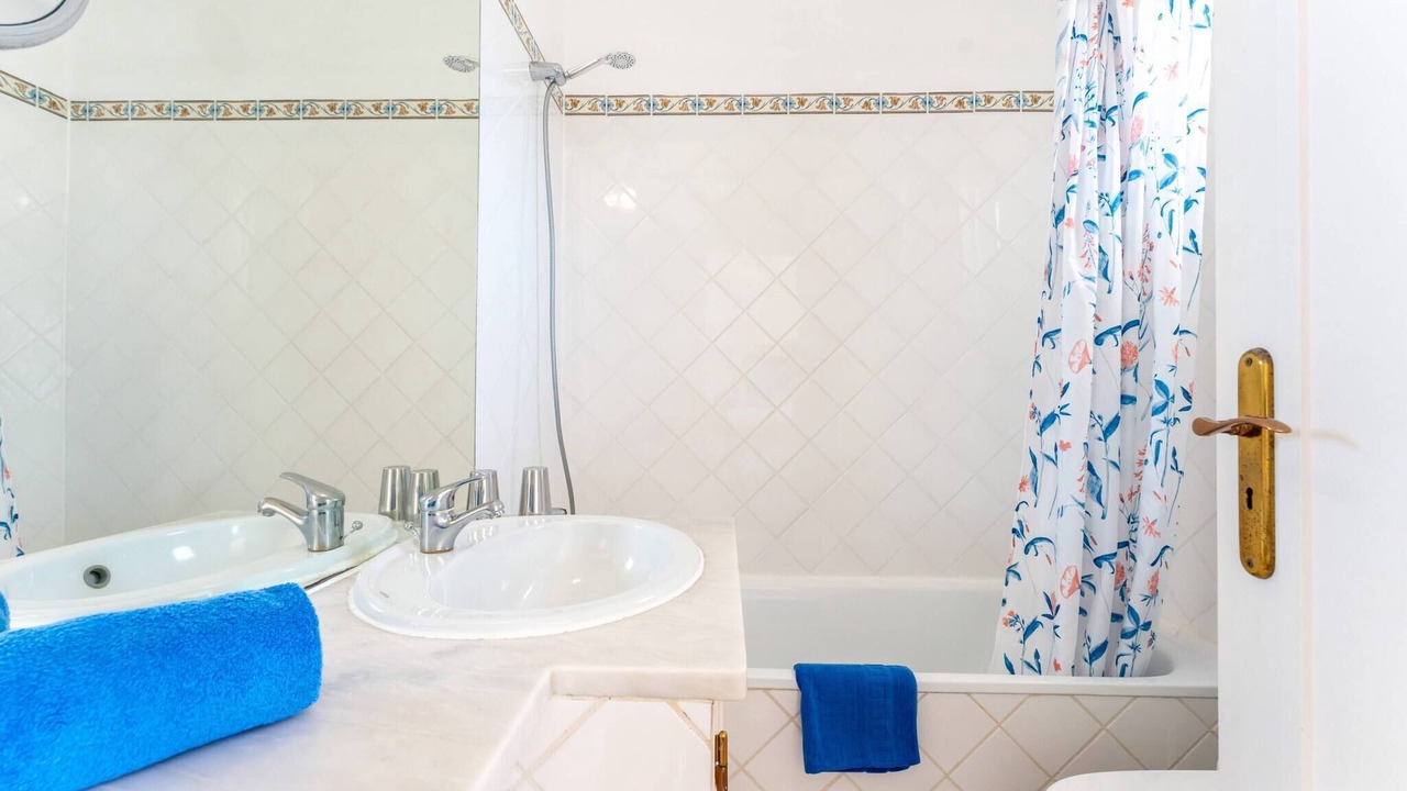Photo of Bathroom in Gale