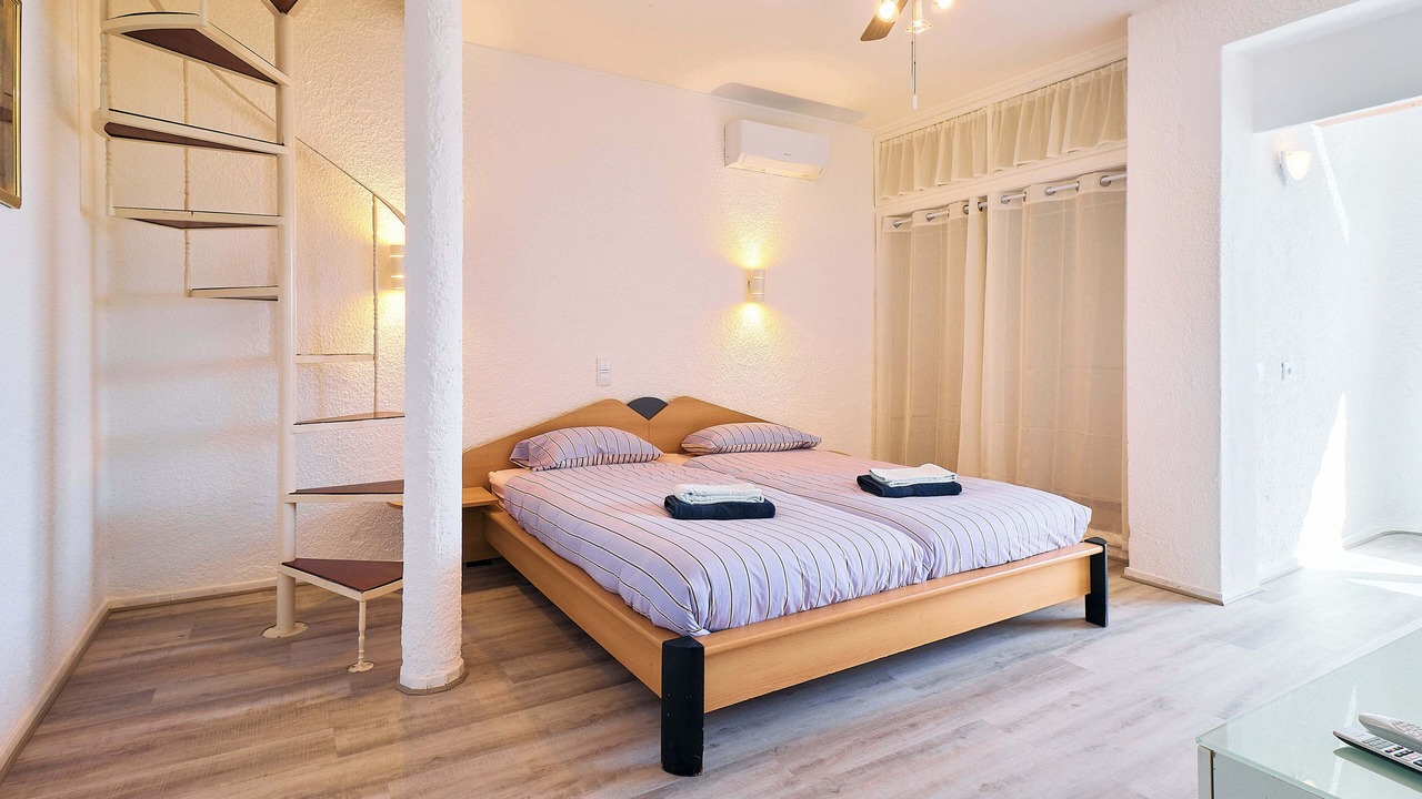 Photo of Bedroom in Vale de Centianes