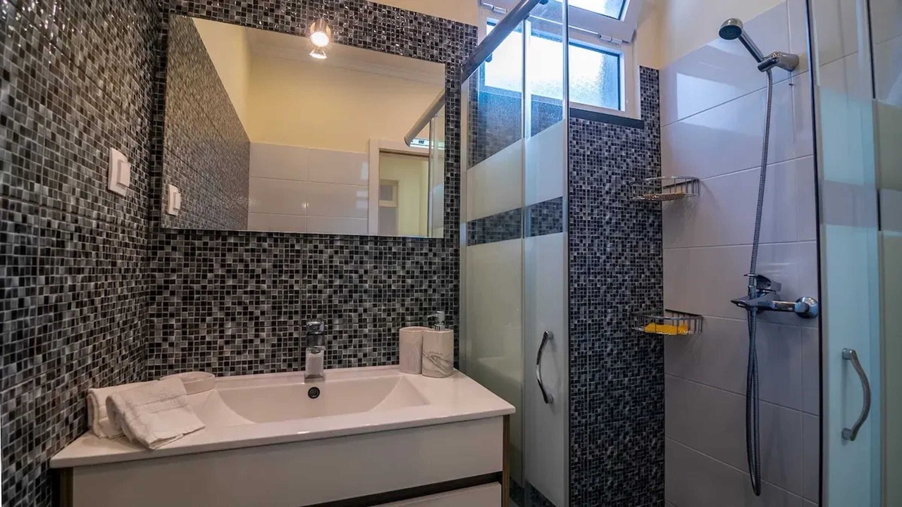 Photo of Bathroom in Calheta
