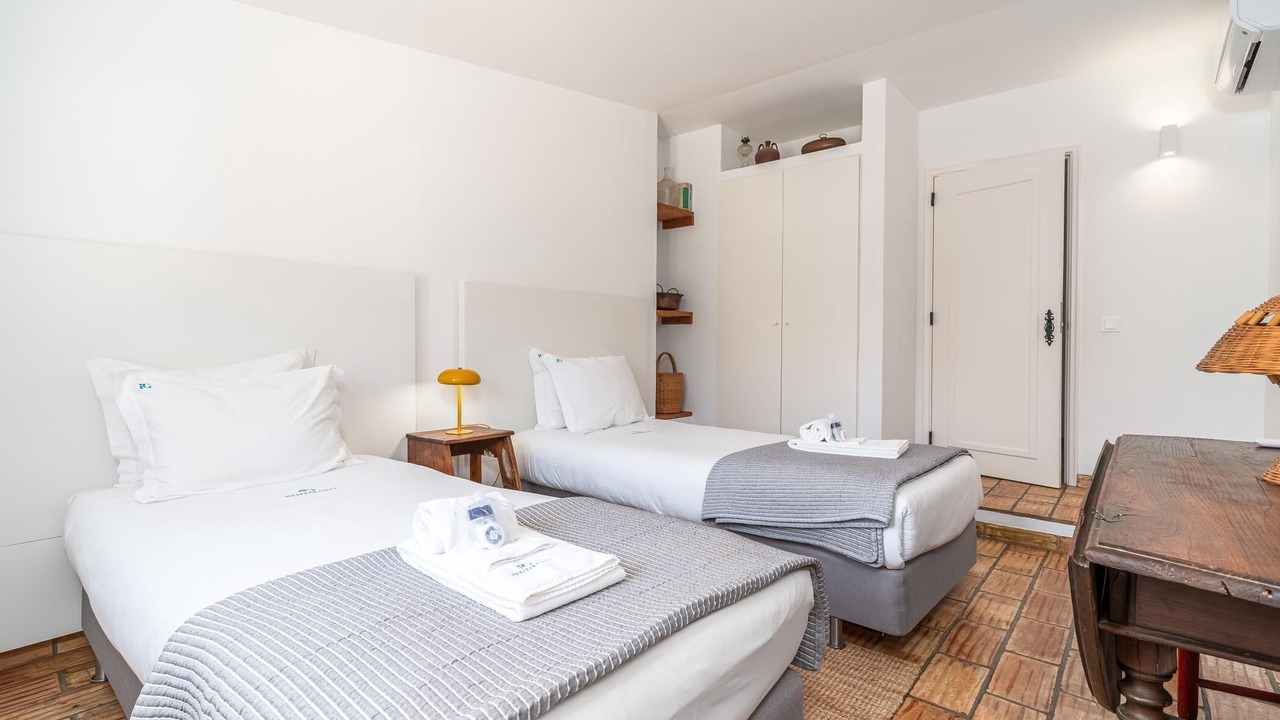 Photo of Bedroom in Meia Praia