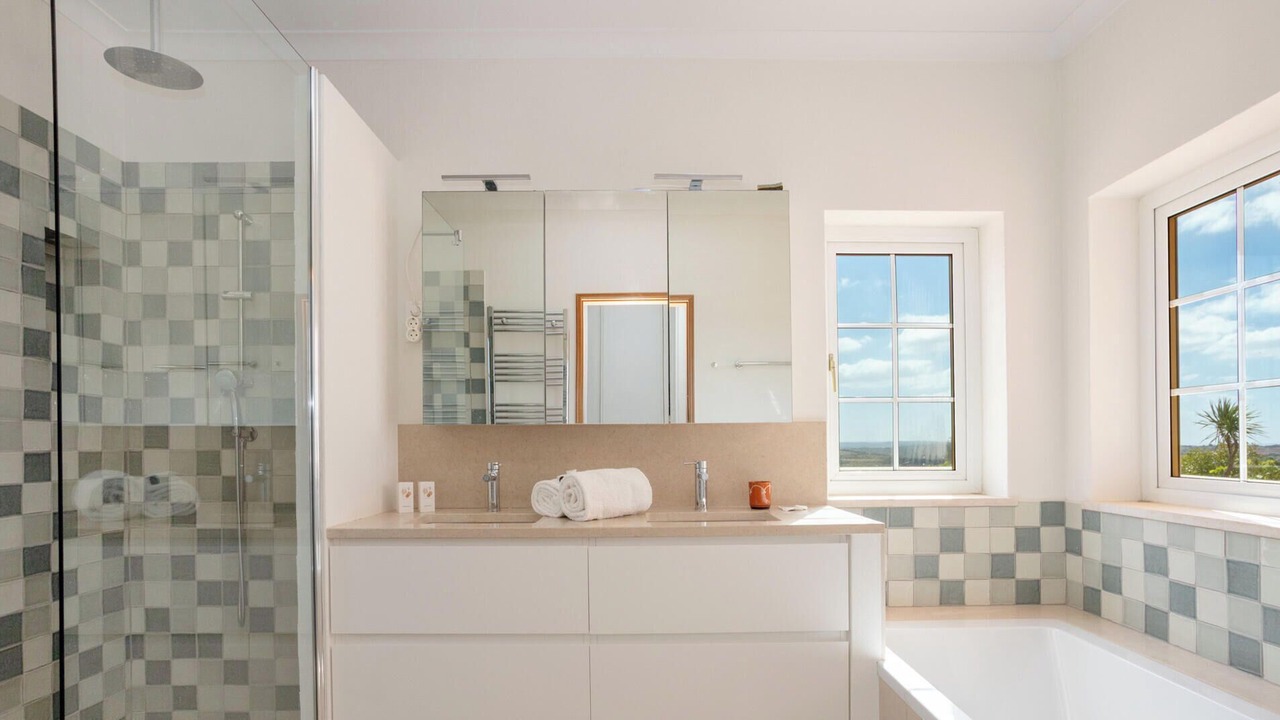 Photo of Bathroom in Bensafrim