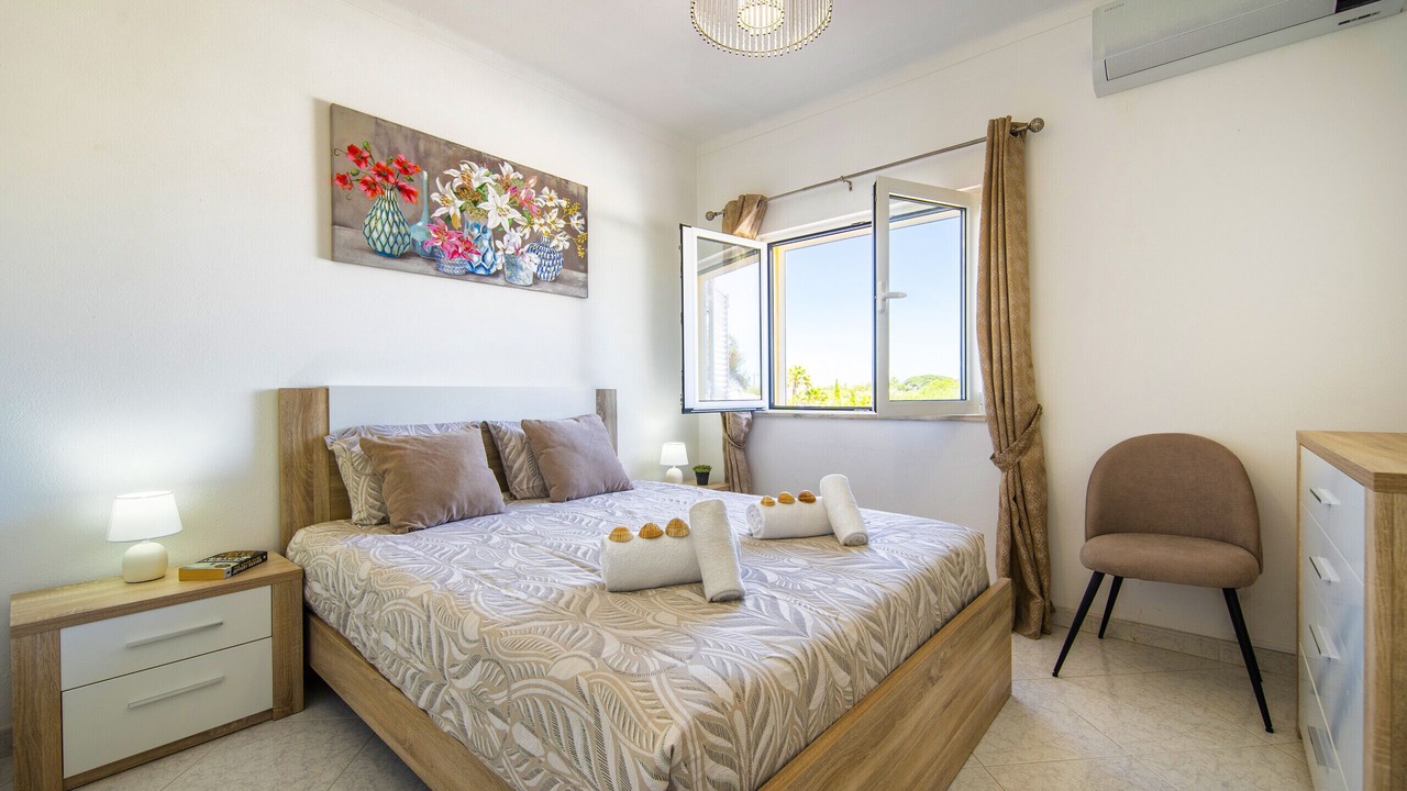 Photo of Bedroom in Lagoa e Carvoeiro