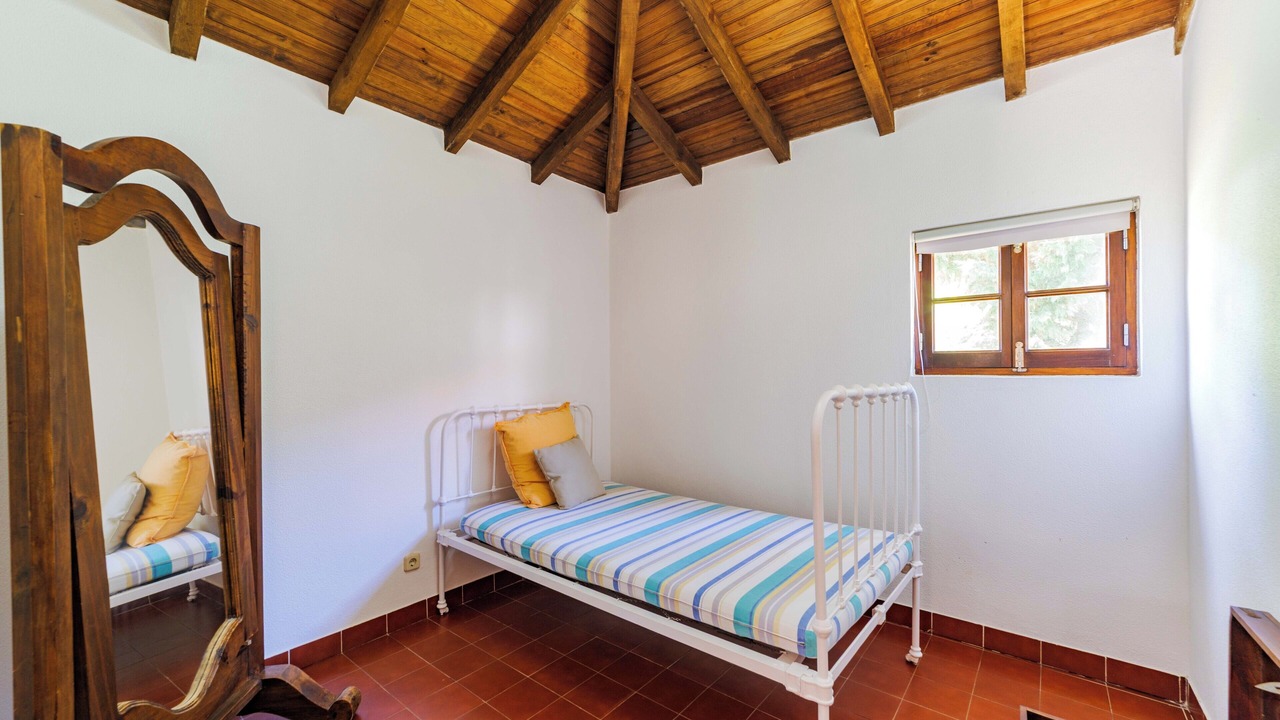 Photo of Bedroom in Magoito