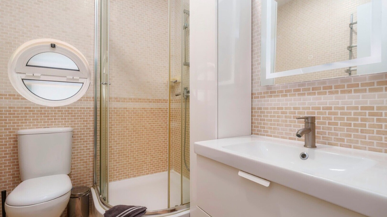 Photo of Bathroom in Quarteira