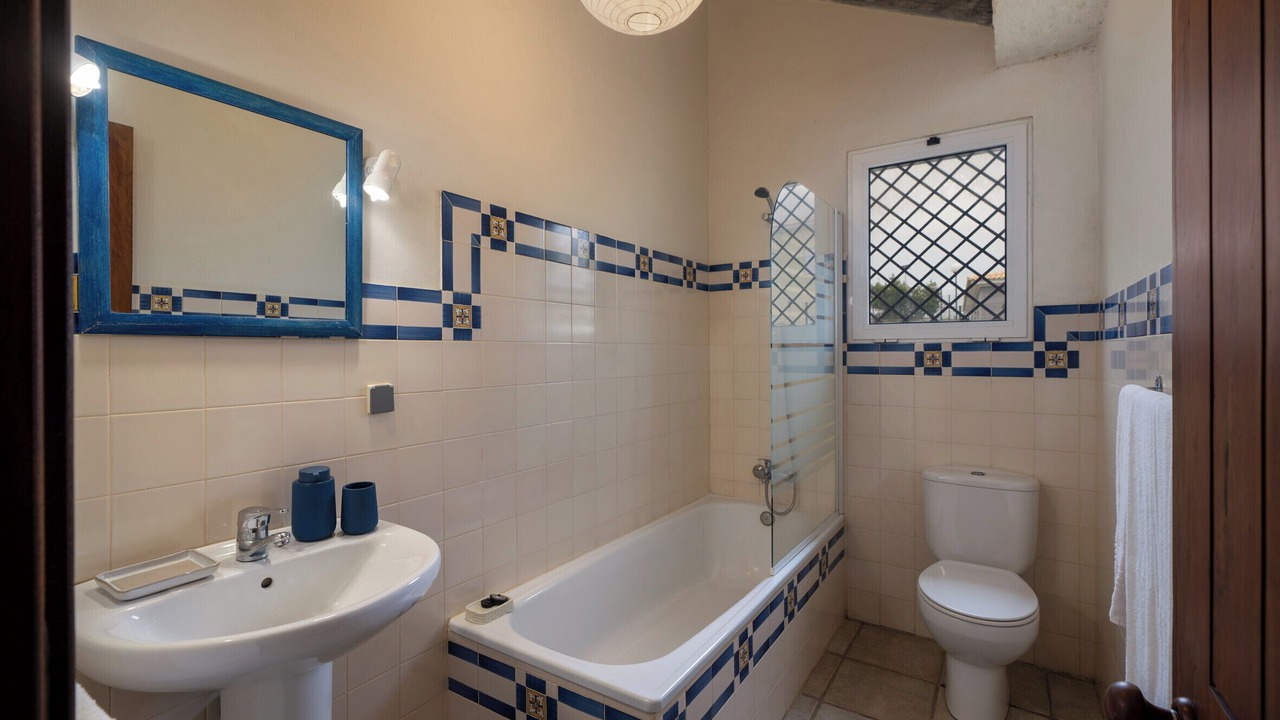 Photo of Bathroom in Campo de Baixo