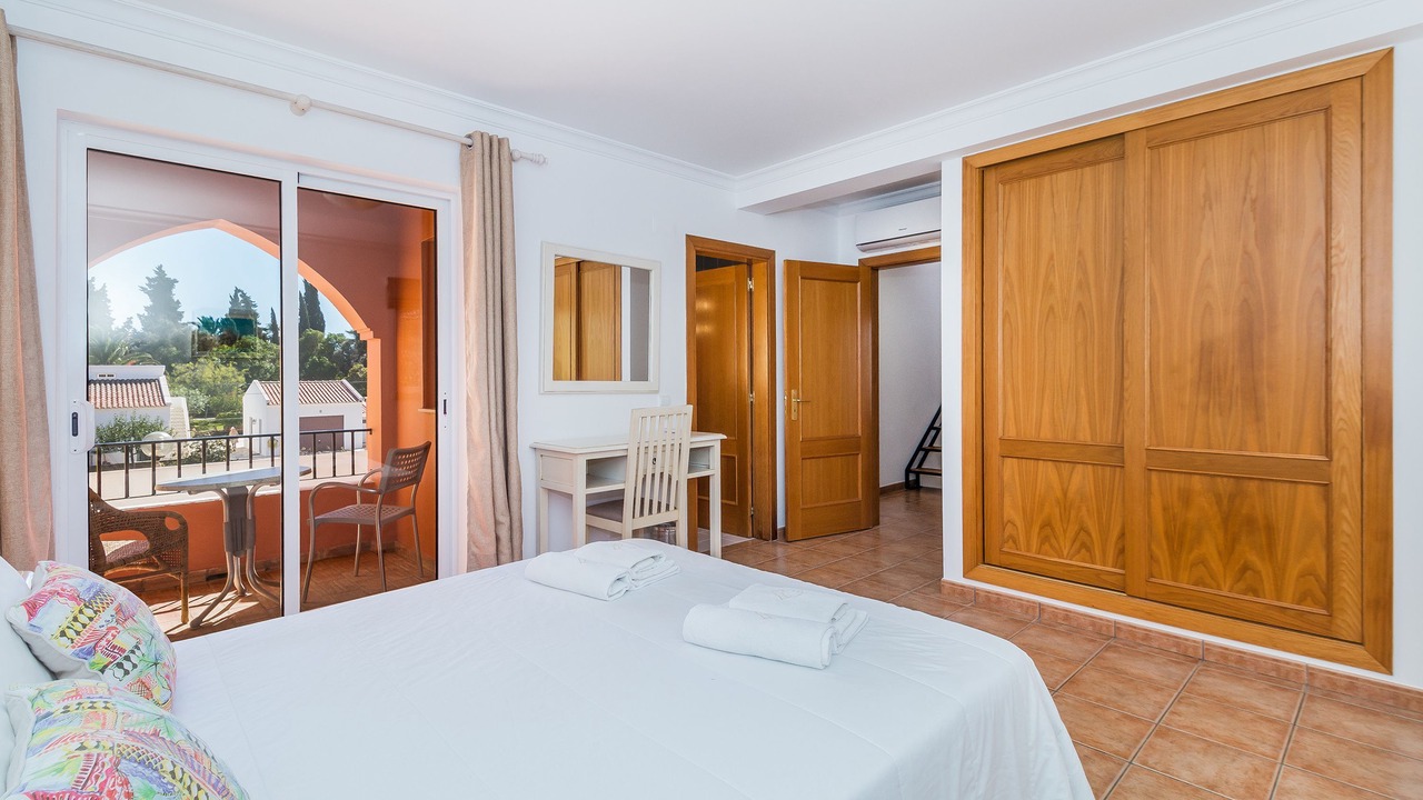 Photo of Bedroom in Meia Praia