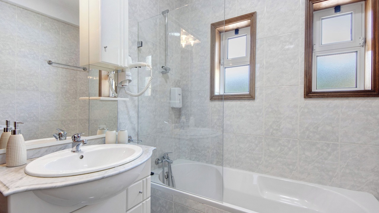 Photo of Bathroom in Arouca