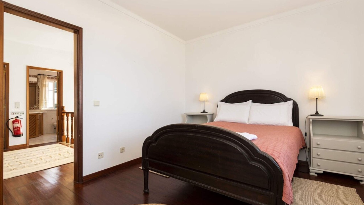 Photo of Bedroom in Sines