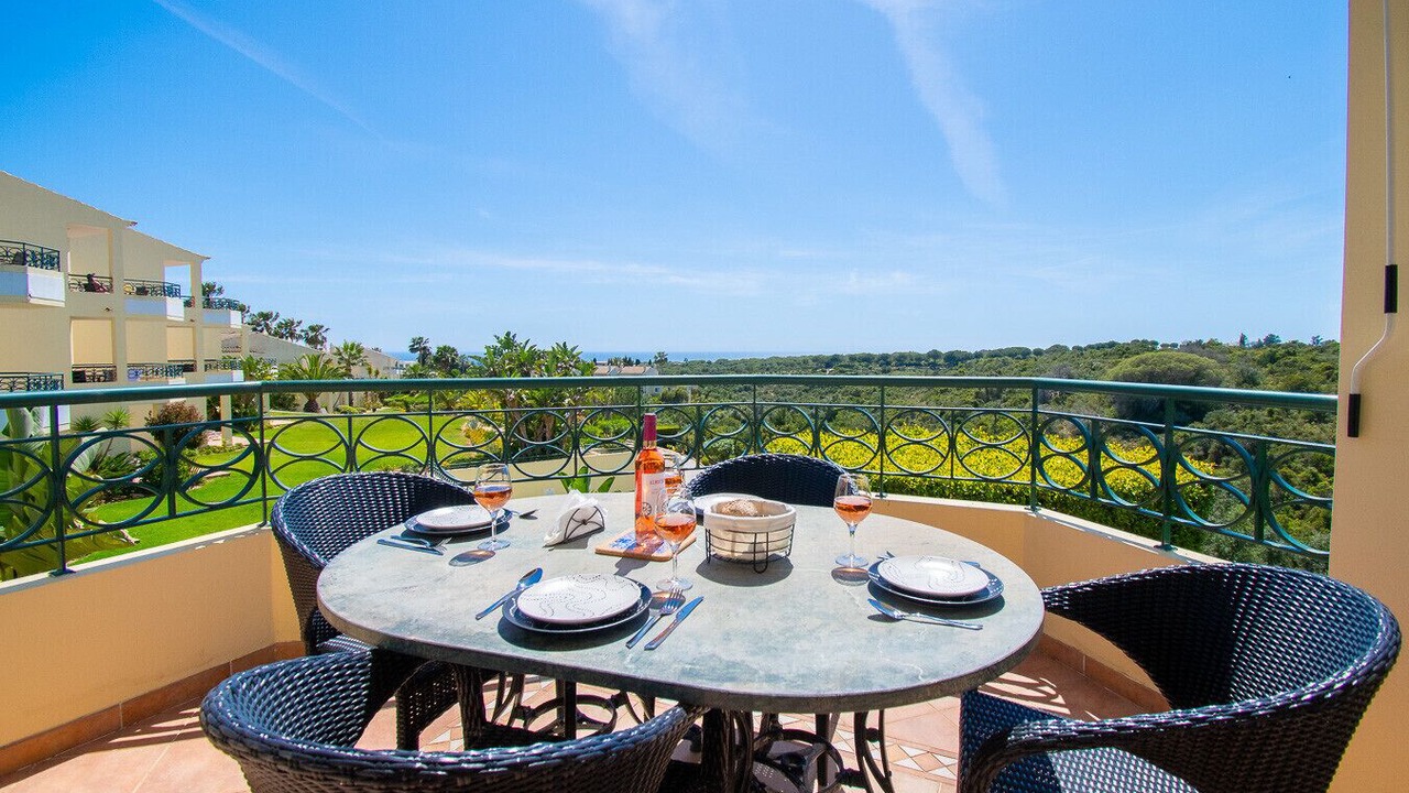 Photo of Outdoor in Estombar