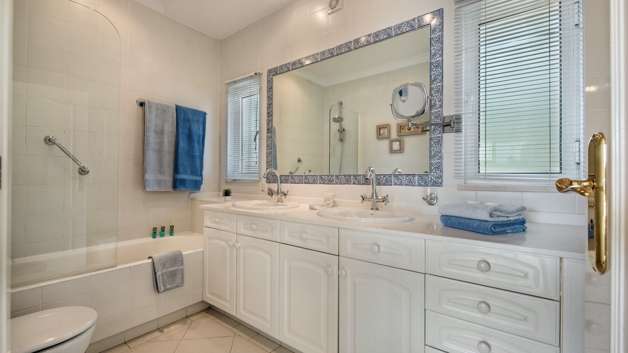 Photo of Bathroom in Vale do Garrao