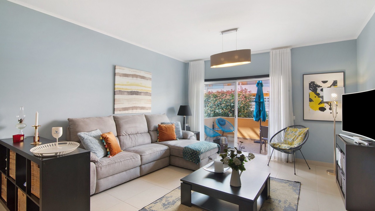 Photo of Livingroom in Canada