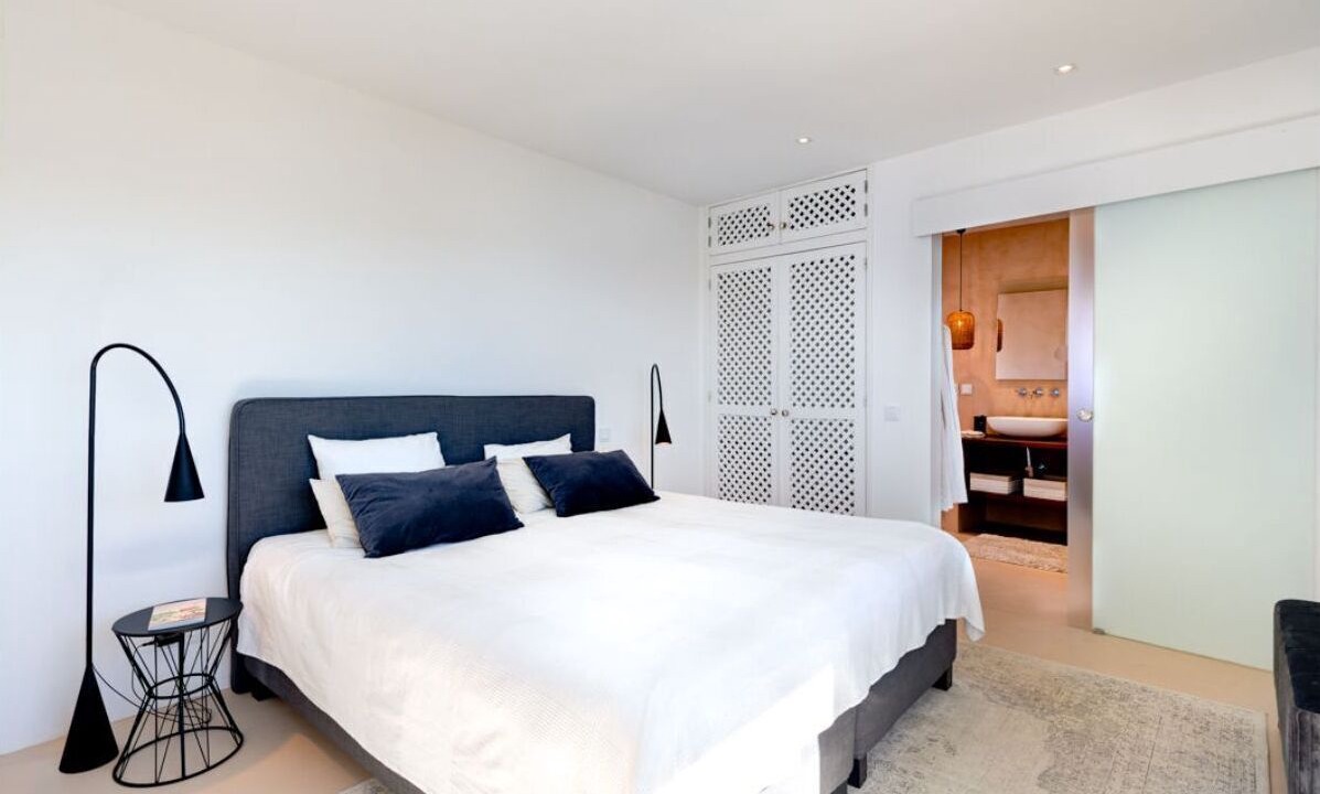 Photo of Bedroom in Alfeicao