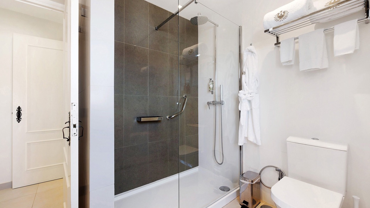 Photo of Bathroom in Donalda