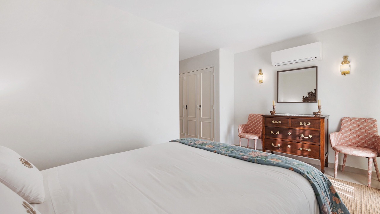 Photo of Bedroom in Donalda