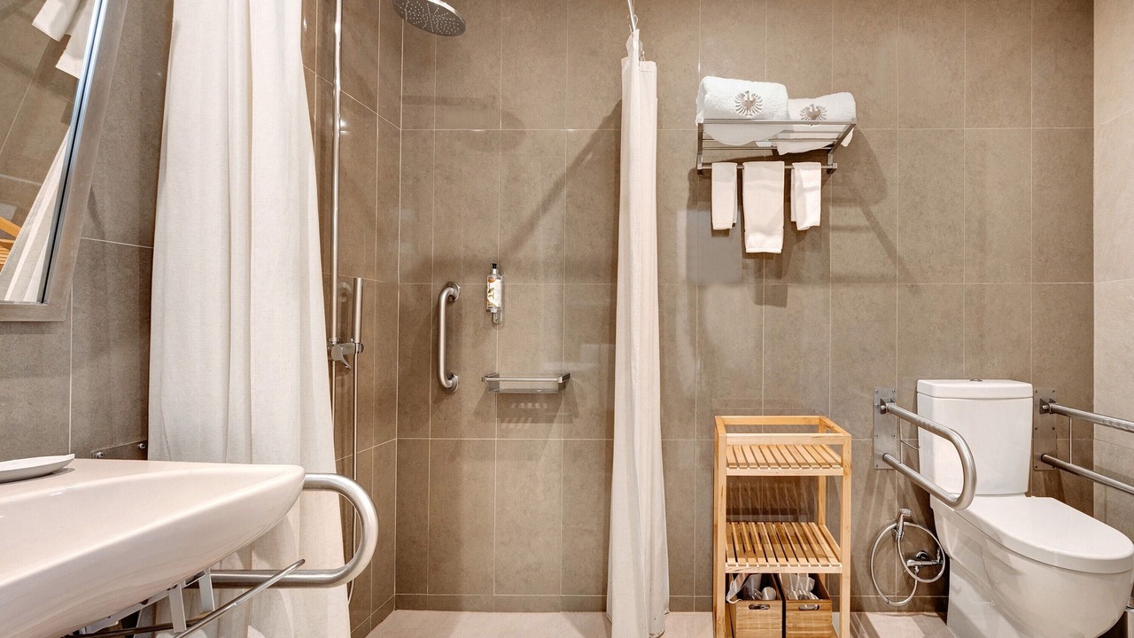 Photo of Bathroom in Donalda