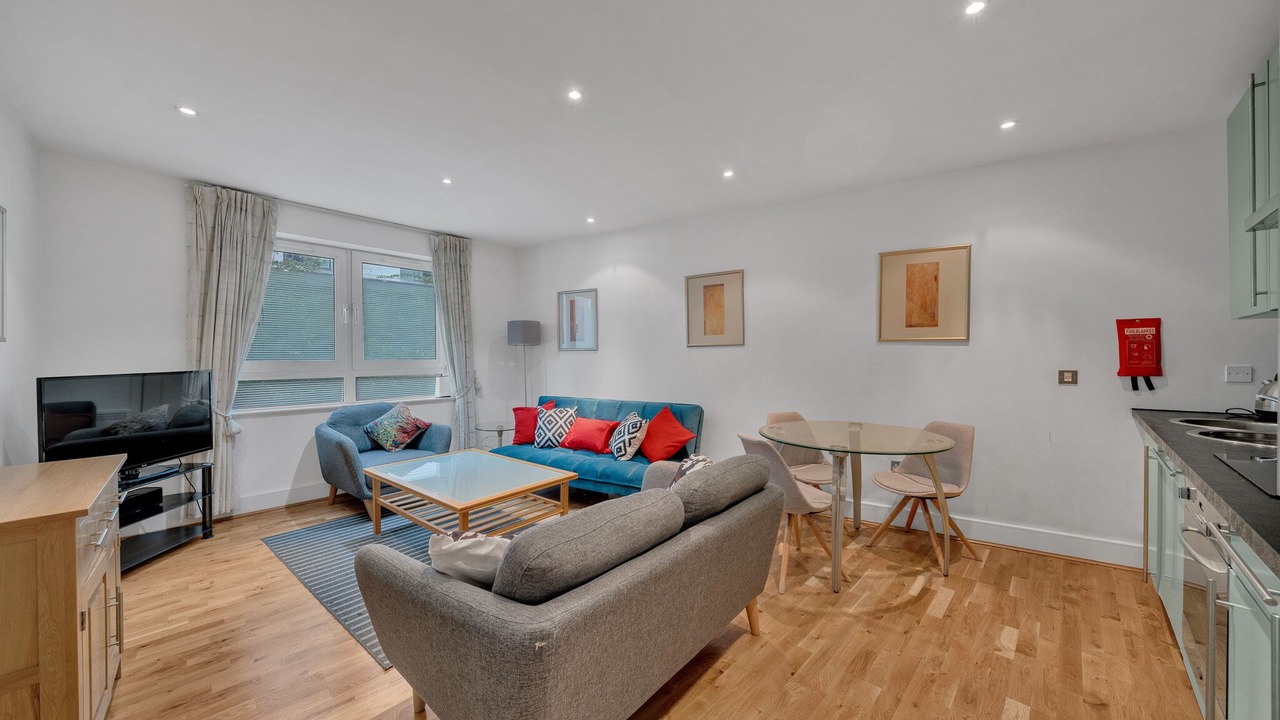 Photo of Livingroom in Tower Hill