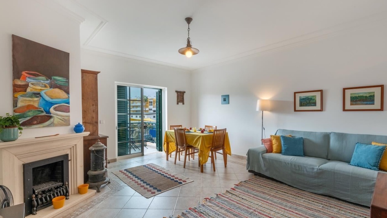 Photo of Livingroom in Canada