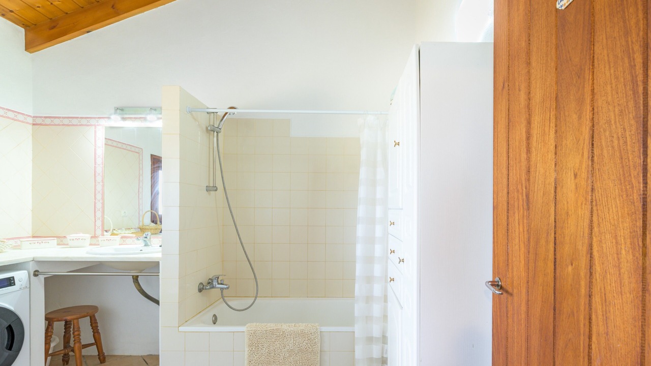 Photo of Bathroom in Vale Juncal