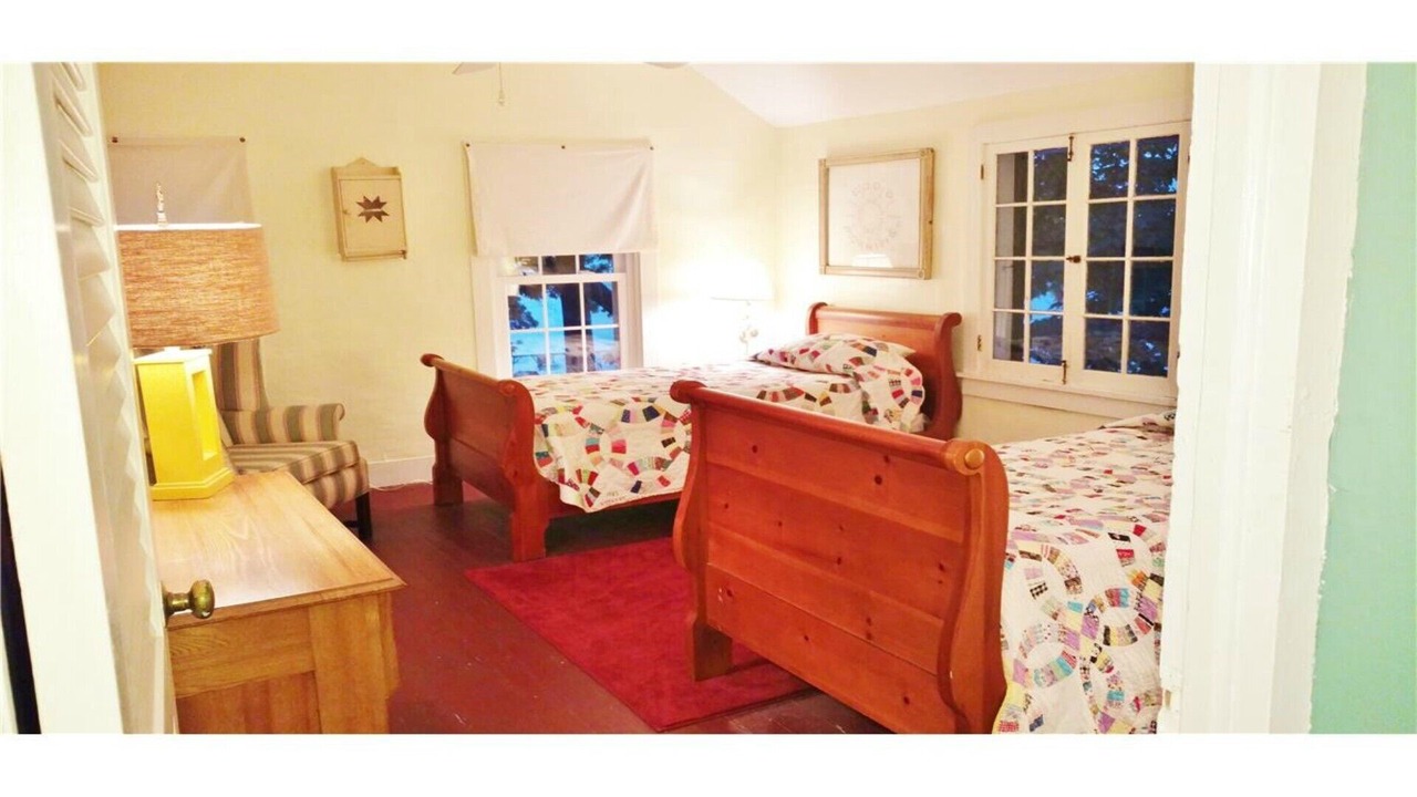Photo of Bedroom in Town of Benton