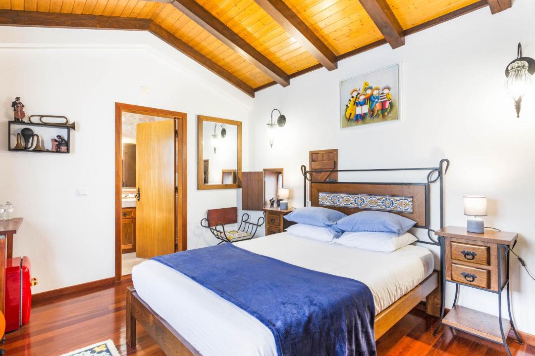 Photo of Bedroom in Mendiga