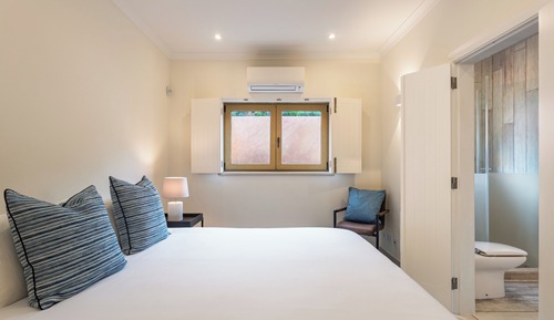 Superior Suite, 1 Queen Bed, Terrace, Garden View