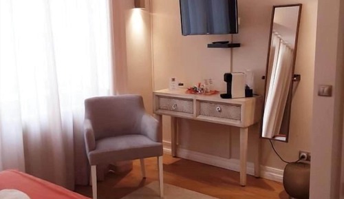 Deluxe Double or Twin Room