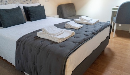 Quarto 9 Duplo + cama extra