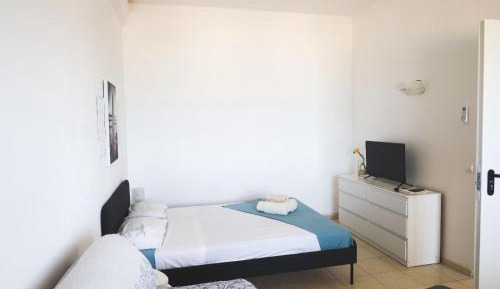 Queen Room with Shared Bathroom