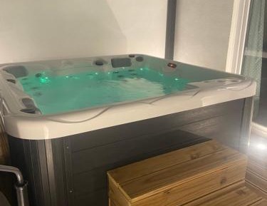 Studio with Spa Bath