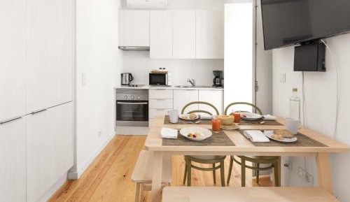 Deluxe Two-Bedroom Apartment