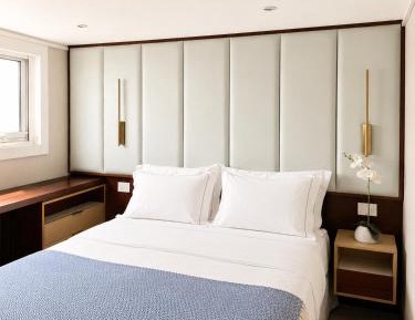 Cabin Room with City View