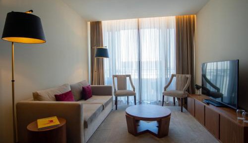 One-Bedroom King Suite with Balcony