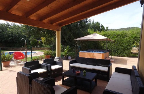 Calicos Villa | Villa Colibri heated pool, jacuzzi,cinema, air cond, games room,wifi,