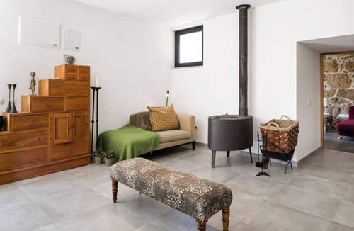 Tondela House | Large renovated country house in Tondela