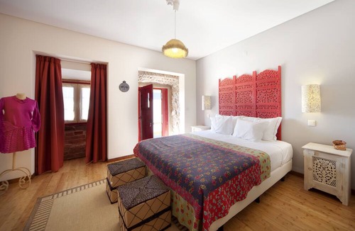 Cadaval Bed & Breakfast | Artvilla