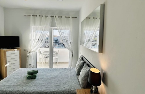 Lagos Apartment | Studio apt With Spectacular Views of Lagos Marina