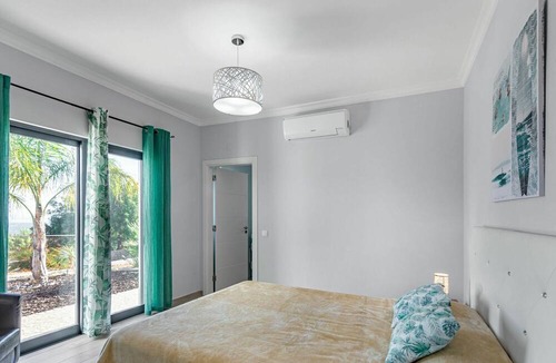 Estoi House | Beautiful private villa for 6 guests with WIFI, A/C, private pool, TV, terrace and parking