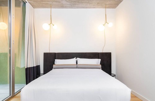 Bairro Alto Apartment | LS48 Prime Location Upscale Apartment