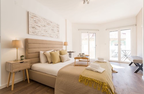 Santa Engracia Apartment | Alfama Lounge Three-Bedroom Apartment w/River View and Parking - by LU Holidays