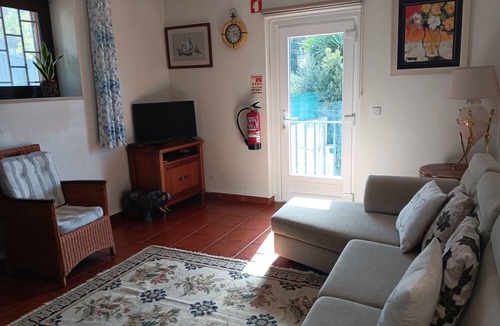 Sintra House | House in quiet area of ​housing. But close to the center.