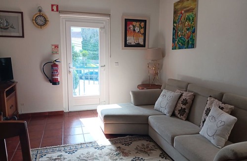 Sintra House | House in quiet area of ​housing. But close to the center.