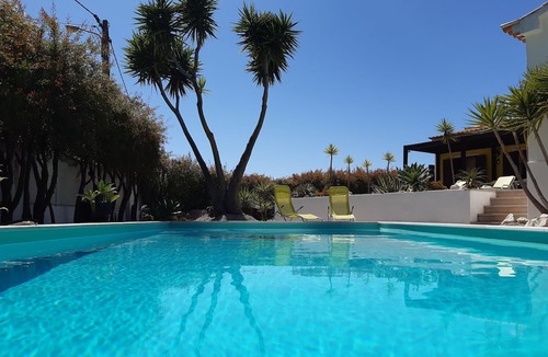 Castelo House | Yuccas House