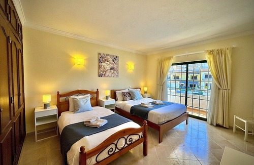 Urbanizacao dos Calicos Villa | Albufeira Summer Villa 1 by Homing