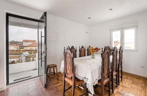 Esposende Apartment | Retro-modern retreat in Esposende