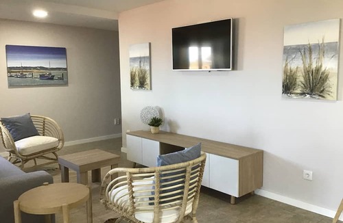 Castelo do Neiva Apartment | oceanview, restaurants, beach , surrounded by mountains ,rivers and nature.