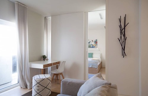 Sao Jorge de Arroios Apartment | FLH Saldanha Minimalist Flat