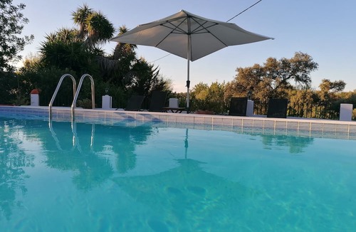 Apra House | La Quinta: Private property with swimming pool